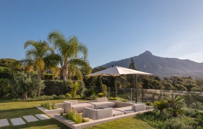 Resale - House - Detached Villa - Marbella - Nueva Andalucia