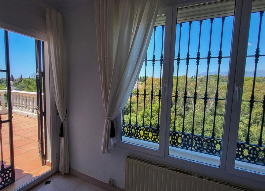 Resale - House - Detached Villa - Marbella - Elviria