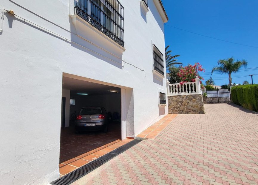 Resale - House - Detached Villa - Marbella - Elviria