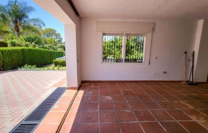 Resale - House - Detached Villa - Marbella - Elviria