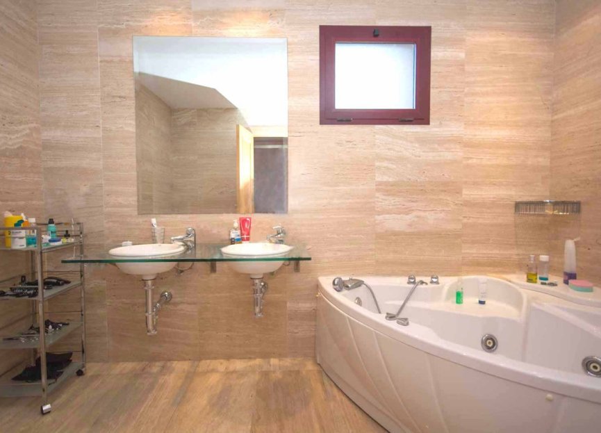 Resale - Ground floor apartment - Estepona - New Golden Mile