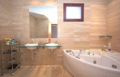 Resale - Ground floor apartment - Estepona - New Golden Mile