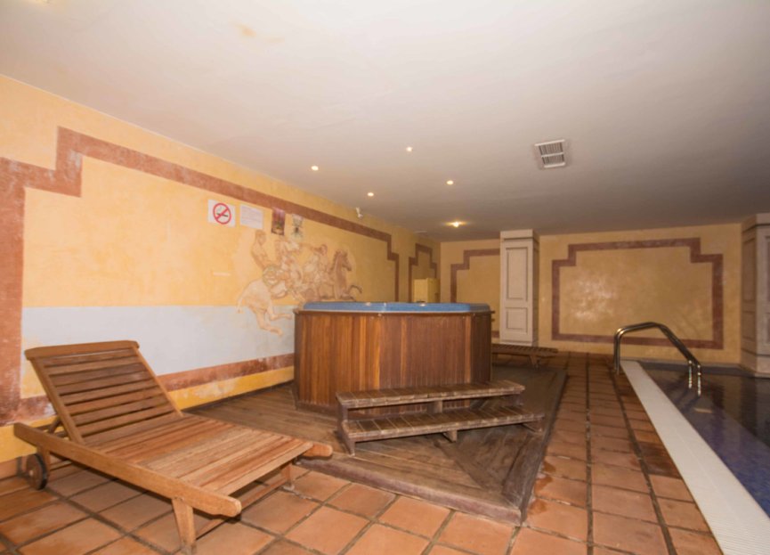 Resale - Ground floor apartment - Estepona - New Golden Mile