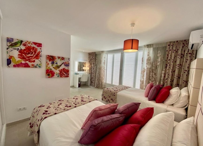 Resale - Apartment - Duplex - Marbella - Nueva Andalucia