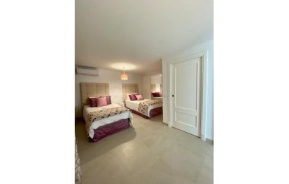 Resale - Apartment - Duplex - Marbella - Nueva Andalucia
