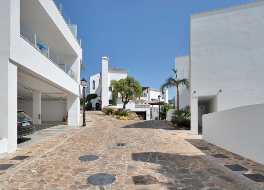 Resale - Apartment - Penthouse - Marbella - Altos de los Monteros