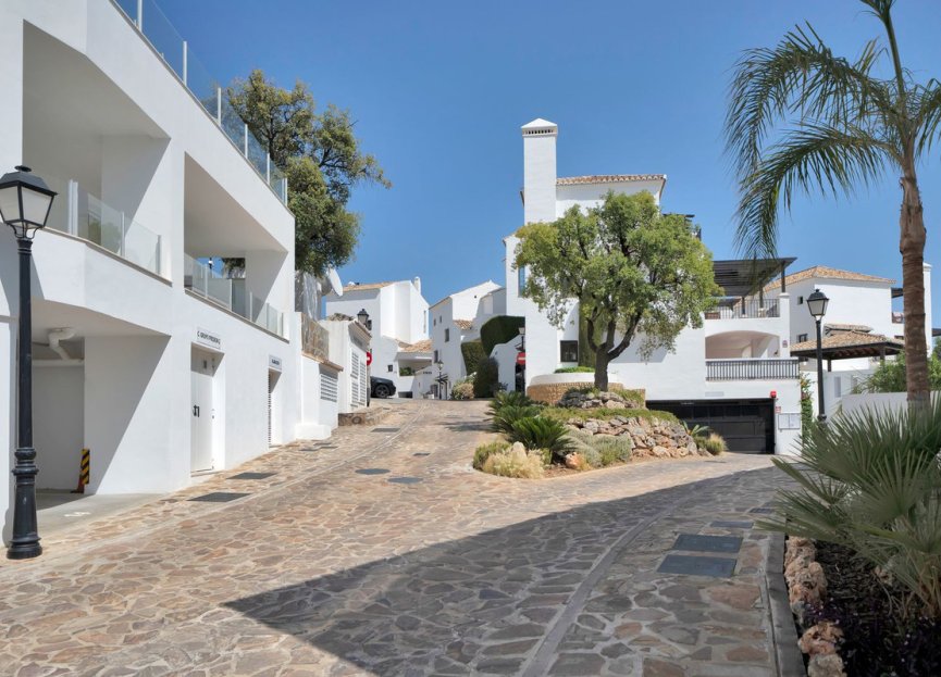 Resale - Apartment - Penthouse - Marbella - Altos de los Monteros