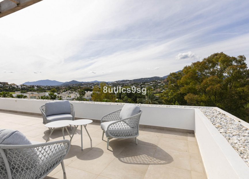 Resale - Apartment - Middle Floor Apartment - Marbella - Nueva Andalucia