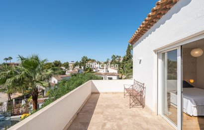 Resale - House - Detached Villa - Marbella - Nueva Andalucia