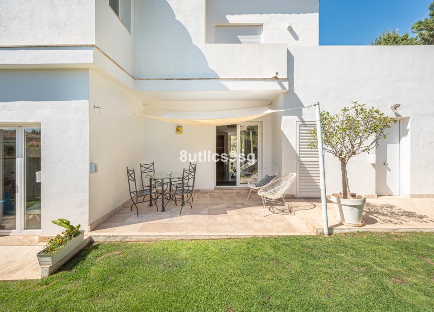 Resale - House - Detached Villa - Marbella - Nueva Andalucia