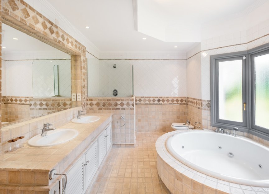 Resale - House - Detached Villa - Marbella - Aloha