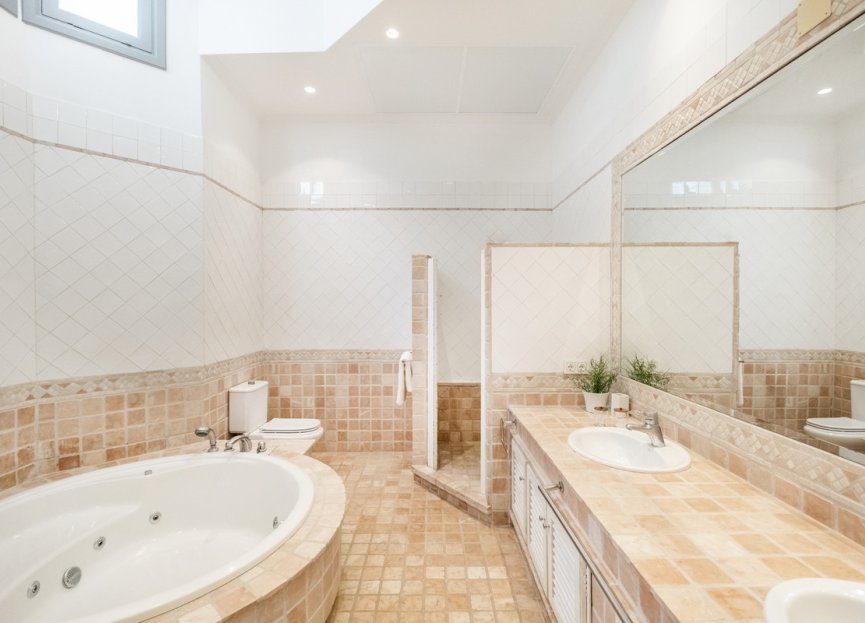 Resale - House - Detached Villa - Marbella - Aloha