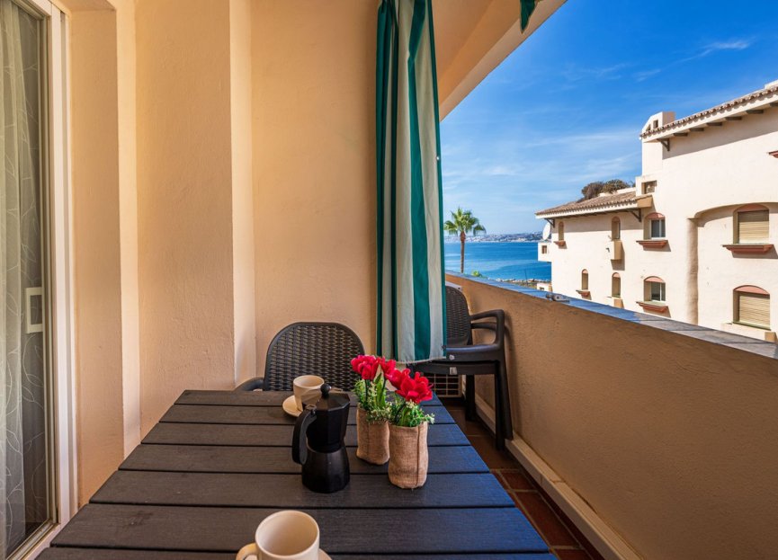 Resale - Apartment - Middle Floor Apartment - Estepona - Estepona Centro