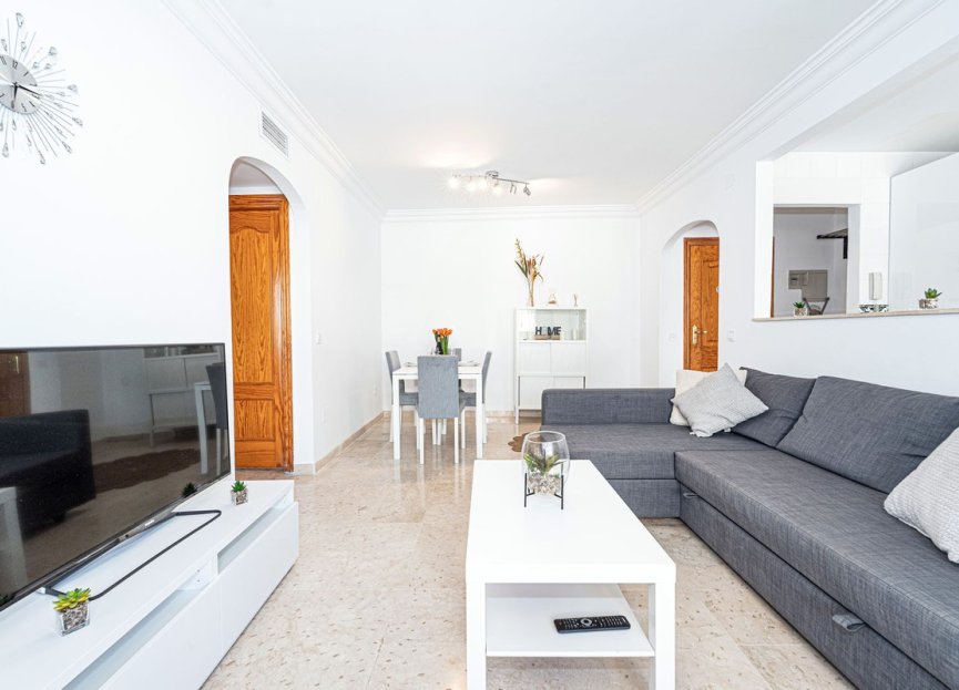 Resale - Apartment - Middle Floor Apartment - Estepona - Estepona Centro