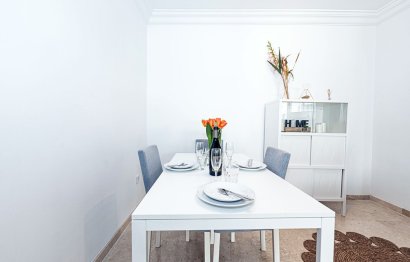 Resale - Apartment - Middle Floor Apartment - Estepona - Estepona Centro