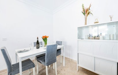 Resale - Apartment - Middle Floor Apartment - Estepona - Estepona Centro