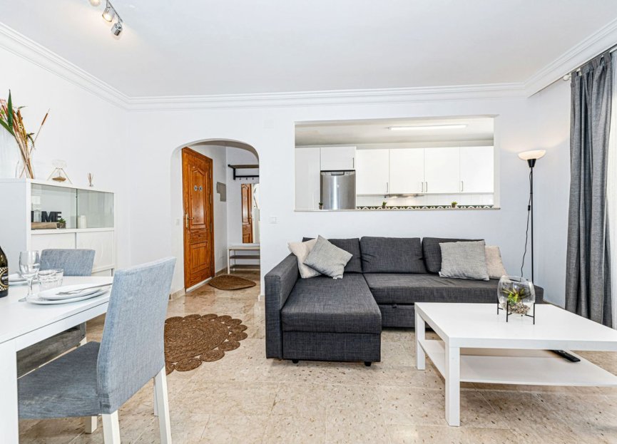 Resale - Apartment - Middle Floor Apartment - Estepona - Estepona Centro