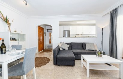 Resale - Apartment - Middle Floor Apartment - Estepona - Estepona Centro