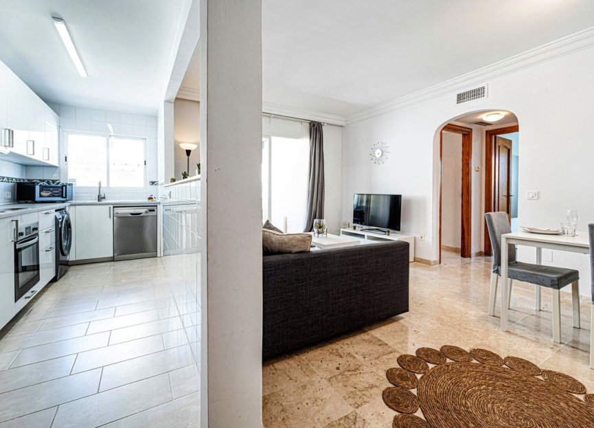 Resale - Apartment - Middle Floor Apartment - Estepona - Estepona Centro