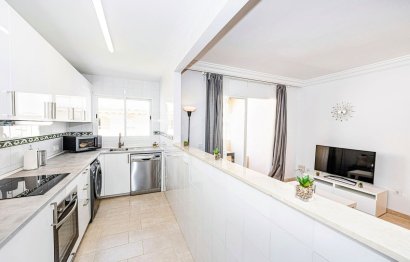 Resale - Apartment - Middle Floor Apartment - Estepona - Estepona Centro