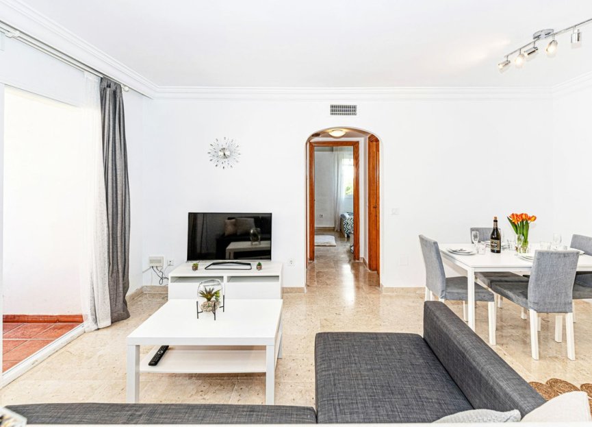 Resale - Apartment - Middle Floor Apartment - Estepona - Estepona Centro