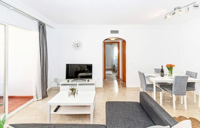 Resale - Apartment - Middle Floor Apartment - Estepona - Estepona Centro