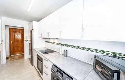 Resale - Apartment - Middle Floor Apartment - Estepona - Estepona Centro