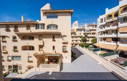 Resale - Apartment - Middle Floor Apartment - Estepona - Estepona Centro
