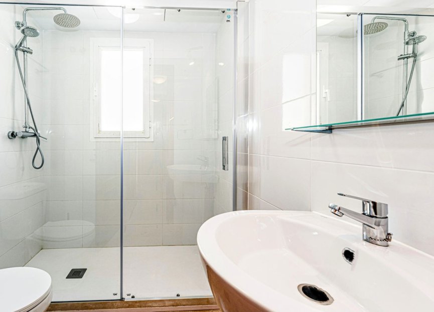 Resale - Apartment - Middle Floor Apartment - Estepona - Estepona Centro