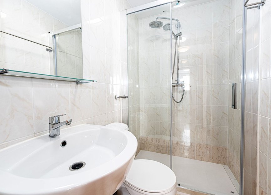 Resale - Apartment - Middle Floor Apartment - Estepona - Estepona Centro