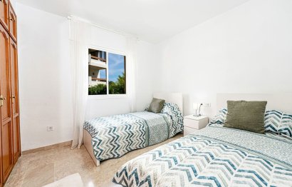 Resale - Apartment - Middle Floor Apartment - Estepona - Estepona Centro