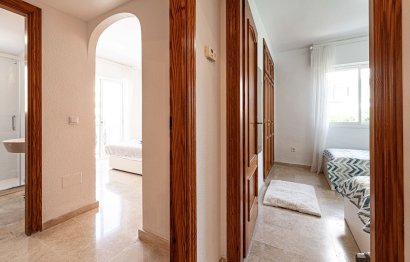 Resale - Apartment - Middle Floor Apartment - Estepona - Estepona Centro