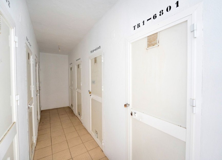 Resale - Apartment - Middle Floor Apartment - Estepona - Estepona Centro