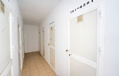 Resale - Apartment - Middle Floor Apartment - Estepona - Estepona Centro