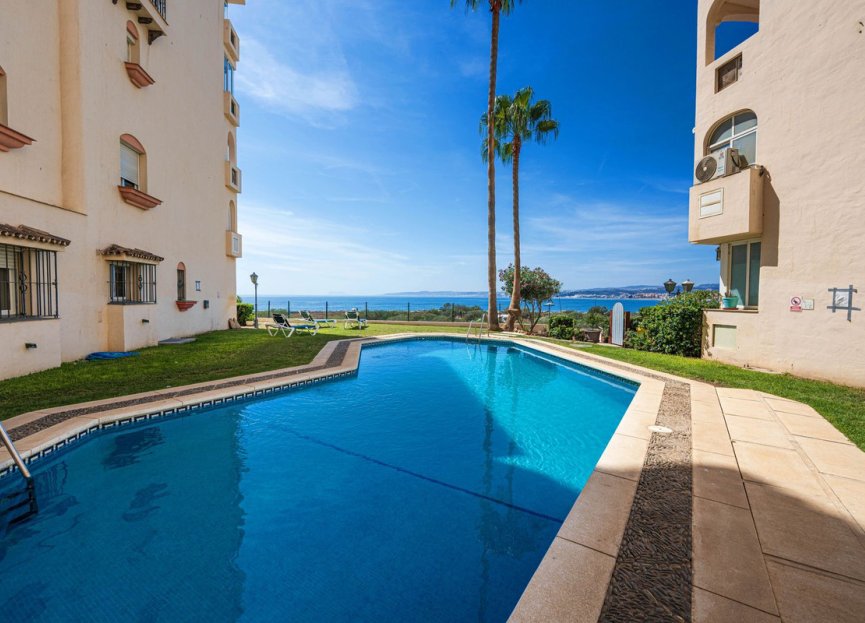 Resale - Apartment - Middle Floor Apartment - Estepona - Estepona Centro