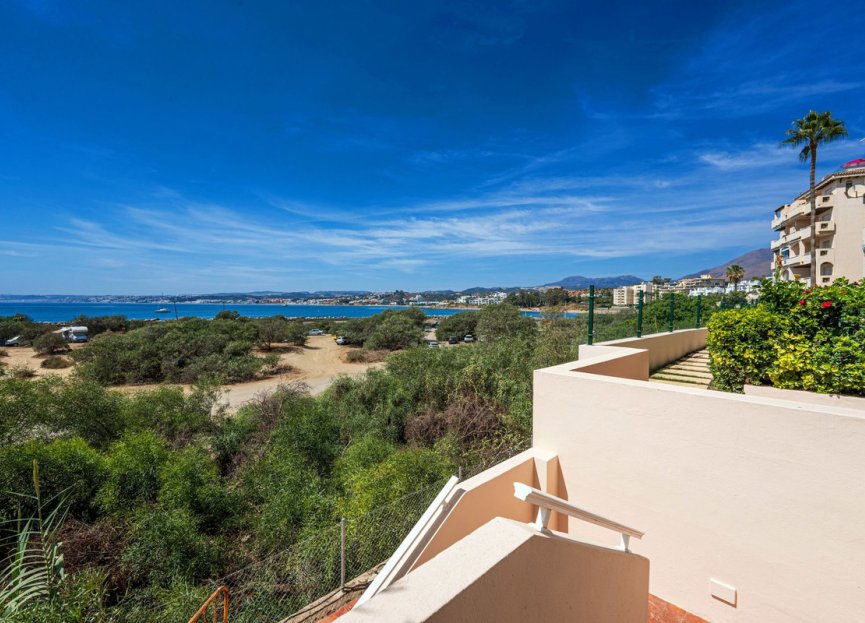 Resale - Apartment - Middle Floor Apartment - Estepona - Estepona Centro