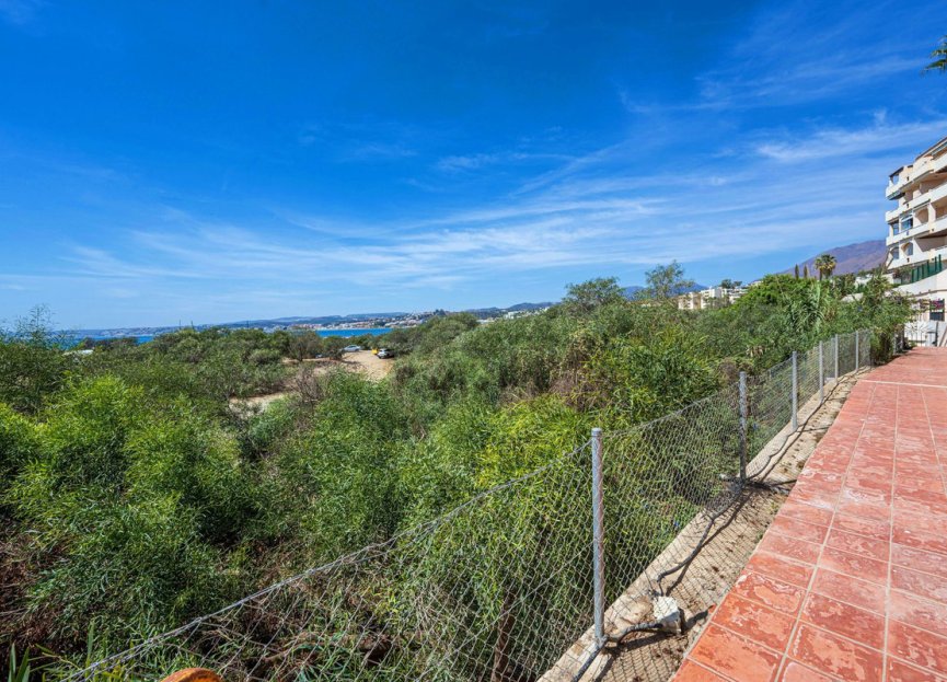 Resale - Apartment - Middle Floor Apartment - Estepona - Estepona Centro