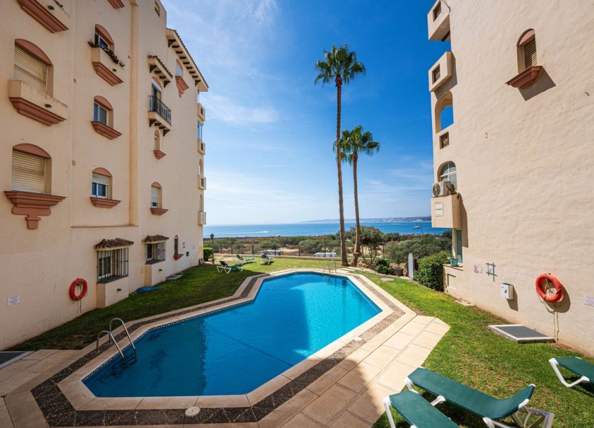 Resale - Apartment - Middle Floor Apartment - Estepona - Estepona Centro