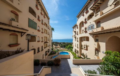 Resale - Apartment - Middle Floor Apartment - Estepona - Estepona Centro