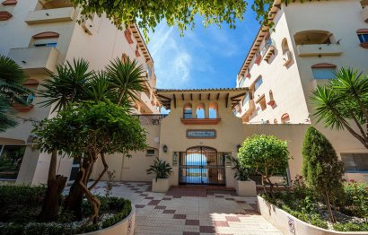Resale - Apartment - Middle Floor Apartment - Estepona - Estepona Centro