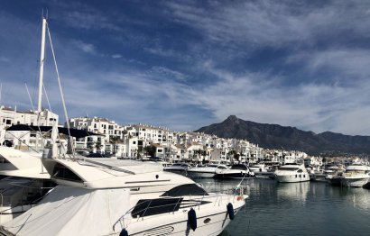 Resale - Apartment - Middle Floor Apartment - Marbella - Puerto Banús