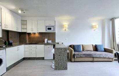 Resale - Apartment - Middle Floor Apartment - Marbella - Puerto Banús