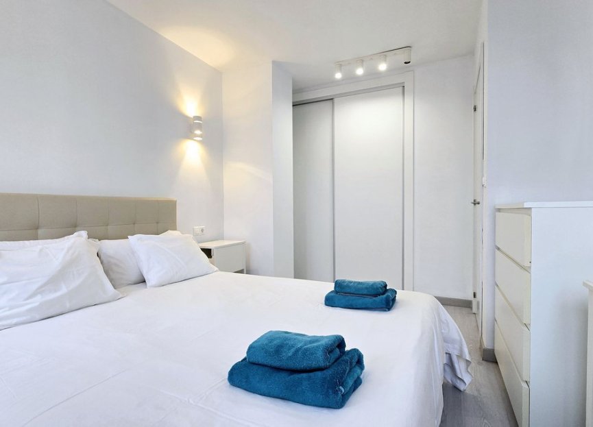 Resale - Apartment - Middle Floor Apartment - Marbella - Puerto Banús