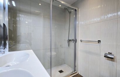 Resale - Apartment - Middle Floor Apartment - Marbella - Puerto Banús