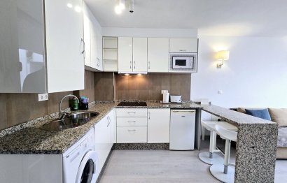 Resale - Apartment - Middle Floor Apartment - Marbella - Puerto Banús