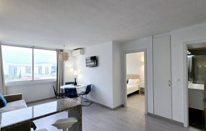 Resale - Apartment - Middle Floor Apartment - Marbella - Puerto Banús