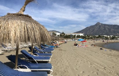 Resale - Apartment - Middle Floor Apartment - Marbella - Puerto Banús