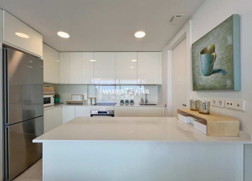 Resale - Apartment - Penthouse - Estepona - Estepona Centro