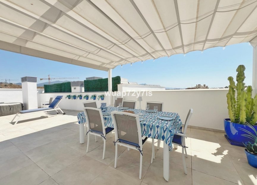 Resale - Apartment - Penthouse - Estepona - Estepona Centro