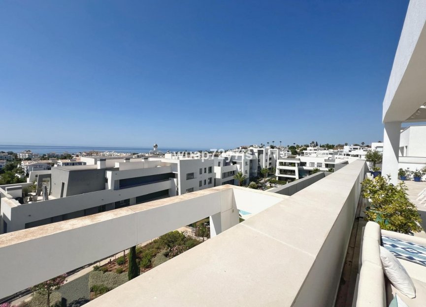 Resale - Apartment - Penthouse - Estepona - Estepona Centro
